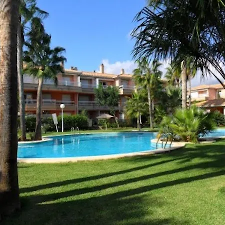Luxury 2 Bed Near
