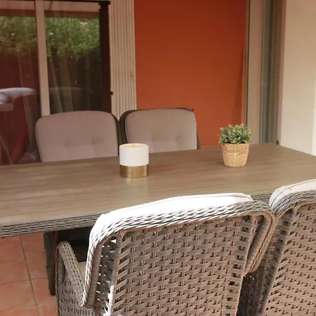 Luxury 2 Bed Near Apartment
